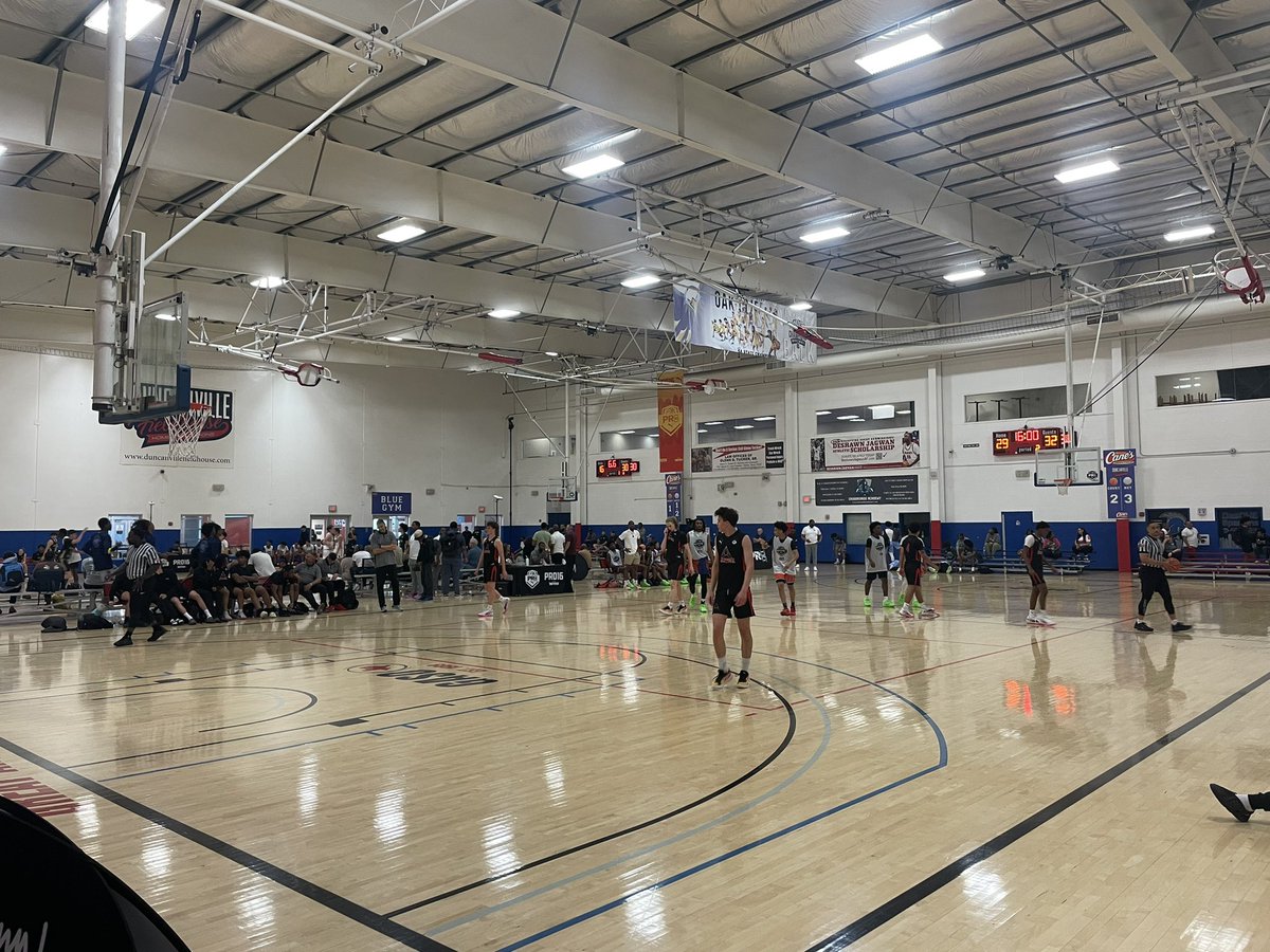 Few standouts I saw from Day 1 of @PRO16League Dallas 📈 ‘25 Chris Cenac ‘25 Kayden Edwards ‘25 Kenyon Aguino ‘25 Jaylen Fenner ‘25 Genard Toney III ‘25 Davon Scott ‘25 Tyrus Rathan-Mayes ‘24 Isayah Pankey ‘24 Dante Brooks ‘25 Nylah Billings ‘25 Kason Westphal ‘25 Jack Kaley