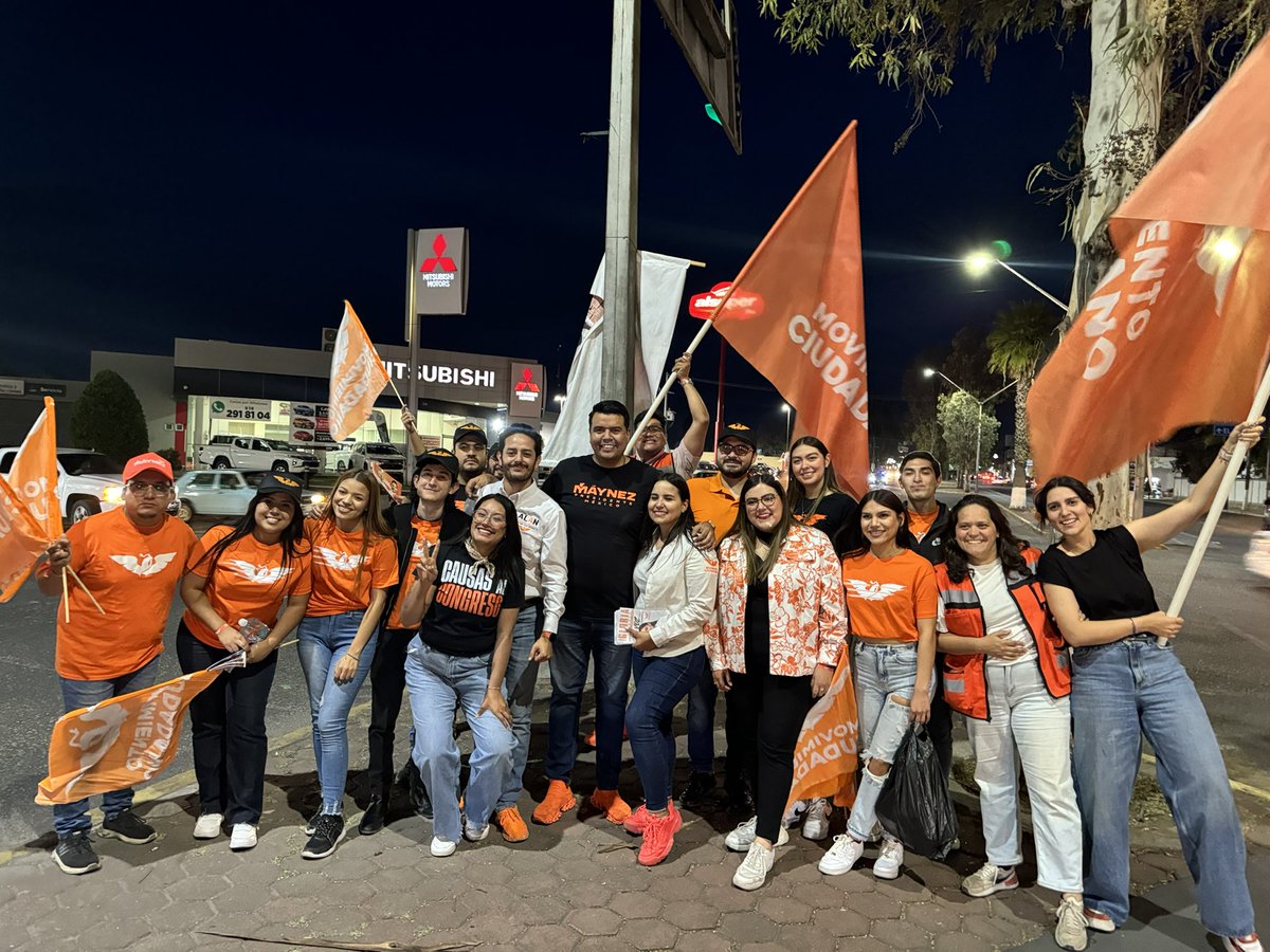 alanspinosa's tweet photo. Cerrando con todo el viernes, les deseo un excelente y bonito fin de semana. 

#HagamosQueSuceda 🍊 🙌🏼 https://t.co/ws1LCyV0Do