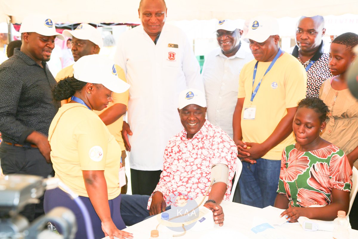 KenyaAirports's tweet photo. Day 2 & the final day of #KAAMedicalCamp taking place at @Kmtc_official grounds in Kilifi County. We had an eventful Day 1 yesterday with the Governor @GideonMungaroM gracing the event. Over 350 patients were attended to & 12 major surgical cases done by @materkenya Doctors. https://t.co/NUnelYFg8q
