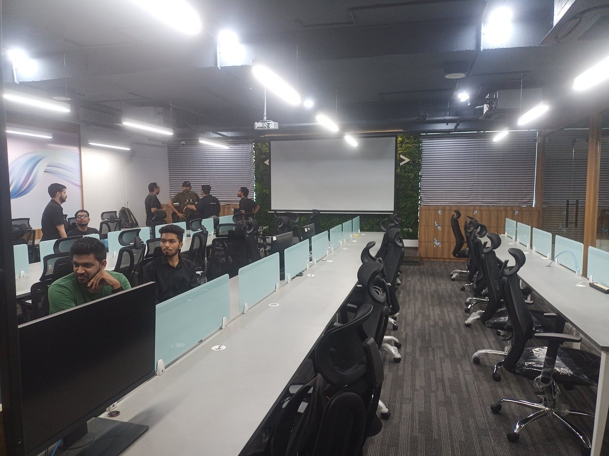 Gearing up for the Energetic Meet-up. Join us Now🎉 Venue 📍 : goo.gl/maps/iTWw3BdAB… @awscloud #aws #vadodara #awsug