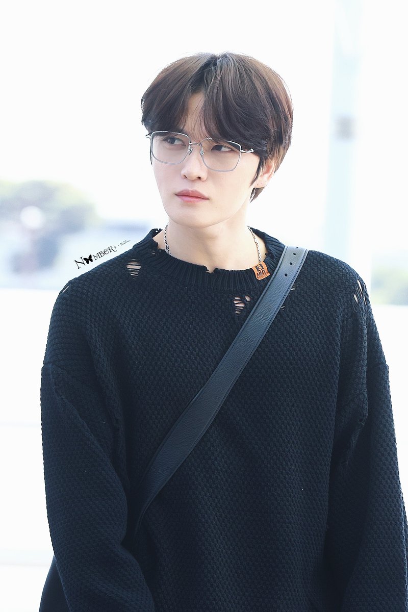 The most handsome man Kim Jaejoong departing to Macau today at ICN airport.

(Credit: NUMBER_KIMJAEJOONG - new CN fansite)