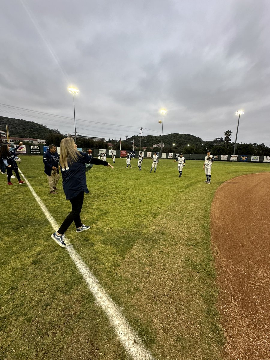 CV__baseball's tweet photo. Falcons win at home on Friday night! Sam Sellars complete game shutout, one hitter. See everyone at Burbank Tuesday 3:45 PM. @latsondheimer @Tarek_Fattal @SGVNSports @LesLukach @cvweekly @crescentavhs https://t.co/k9dEM0C97Q