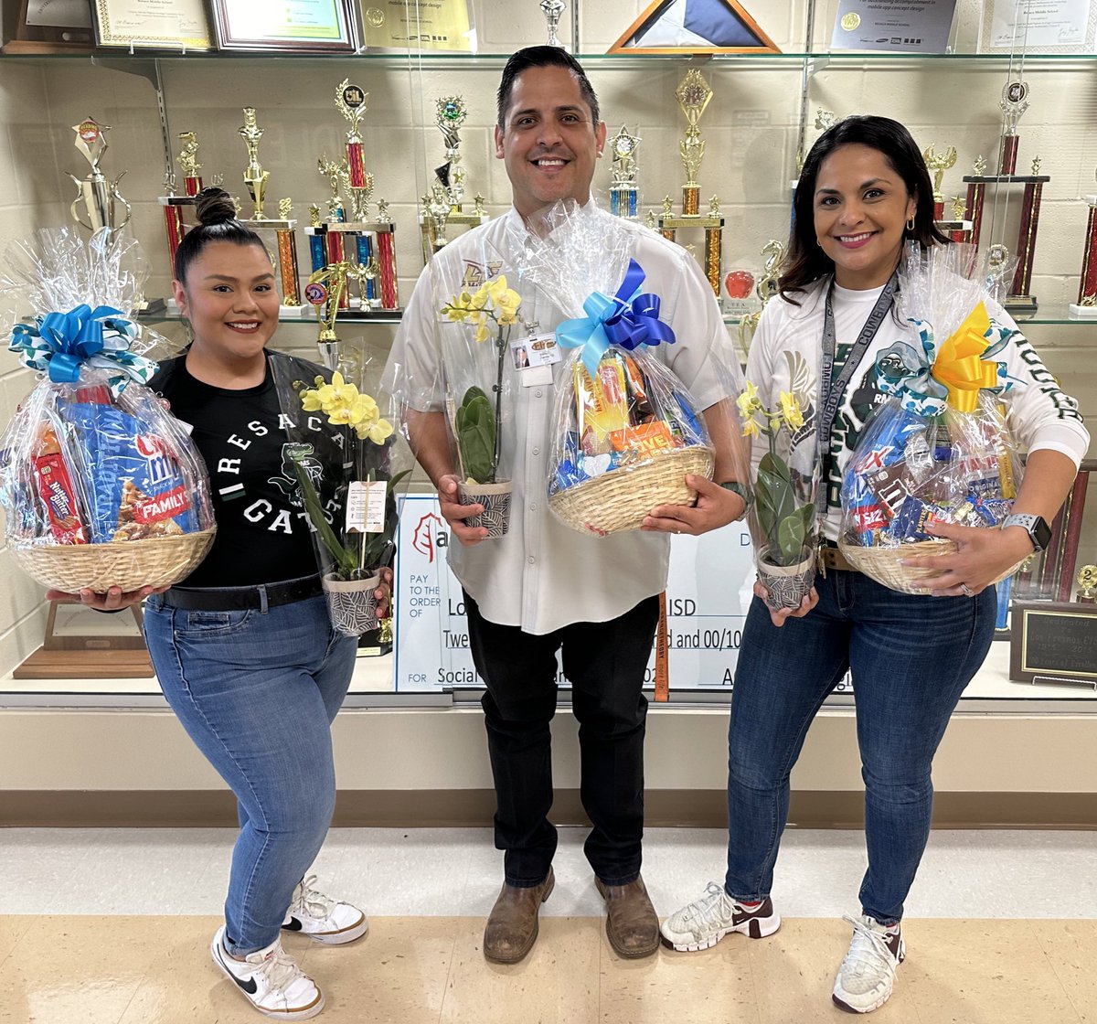 So grateful for our incredible Assistant Principals! Your tireless work &amp; unwavering support for students &amp; staff make all the difference. <a href="/resaca_gators/">Resaca Middle School</a> @RMS_AP_Garcia <a href="/MsLGonzales/">Lissandra Gonzales M. Ed.</a> <a href="/VANRDZ19/">Vanessa Rodriguez</a> #AssistantPrincipalWeek #MakingMovesThatMatter