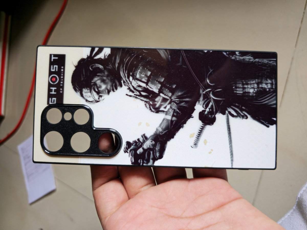 Dont buy custom cases from <a href="/Zapviofficial/">Zapvi</a> 
They dont know how to make custom printed cases
They mess up logo printing
The camera layout of case is totally different from their website 
And their case had dent as well 😁
Dont put your 250 here
#s24ultra