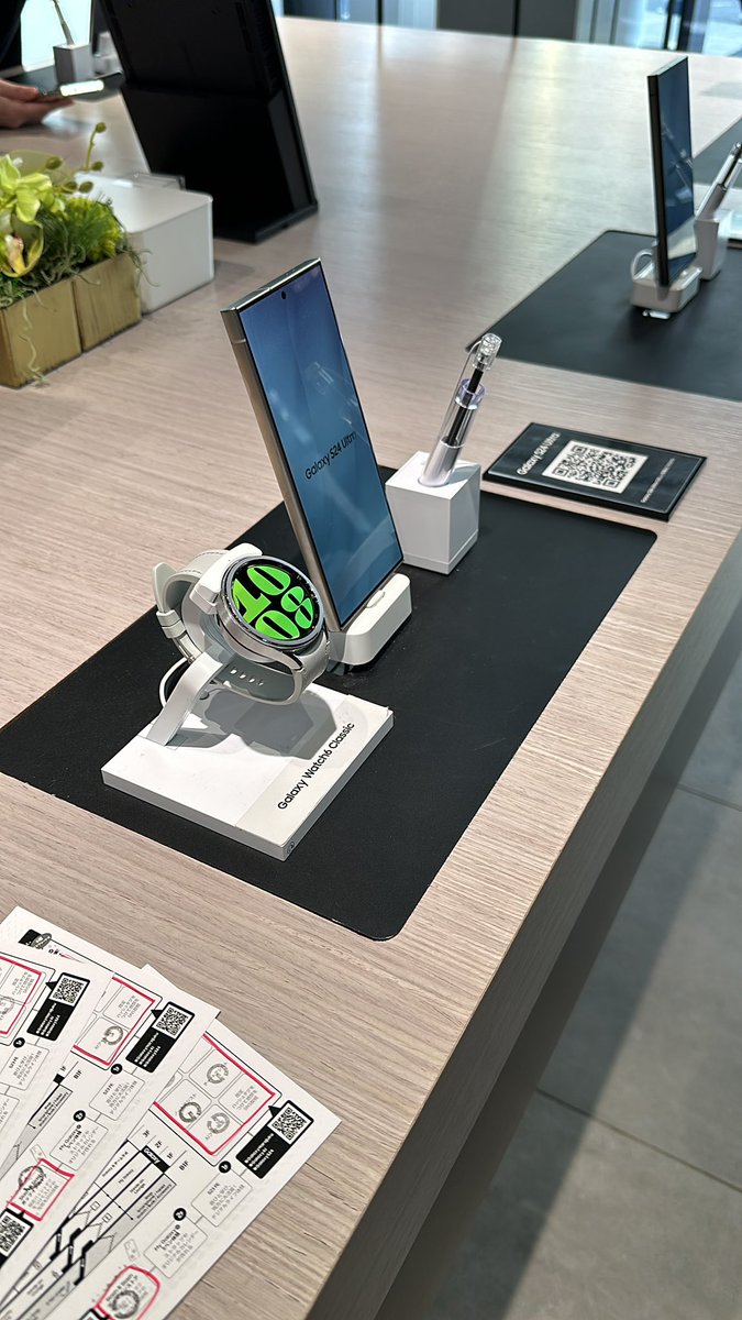 ryuryans's tweet photo. #GalaxyHarajuku
#GalaxyAI
#GalaxyS24
欲しい✨ https://t.co/zdEhtAv8l3