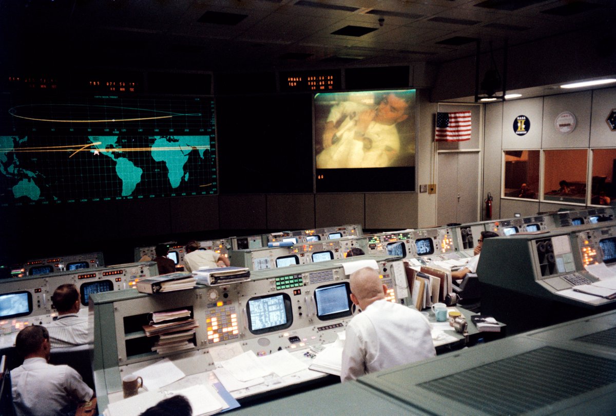 54 years ago #OTD: The crew of Apollo 13 make a TV broadcast minutes before the accident that will come to define the mission. The footage is watched by flight director Gene Kranz' team in Mission Control: they will make the first moves to save the lives on board the spacecraft.