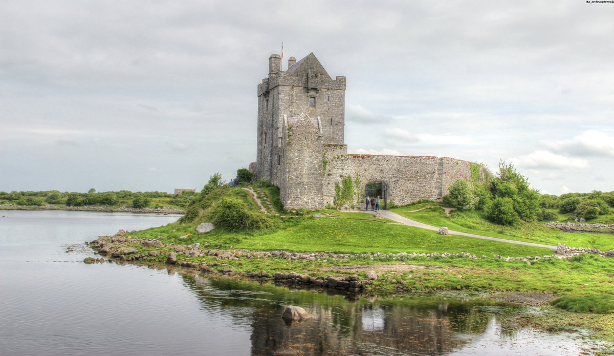 Dunguaire castle. #irishcastle #castle #wildatlanticway #ireland #irish #discoverireland #visitireland #irelandtravel #travel #europe #photography #travelphotography #photooftheday