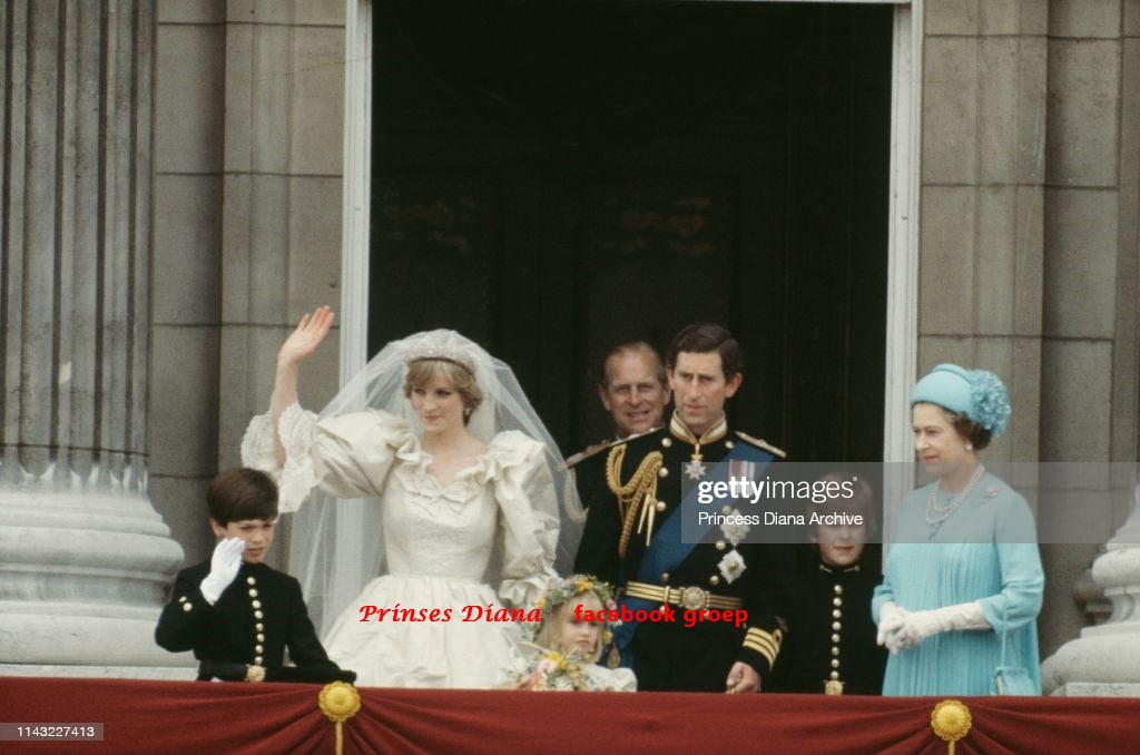 #thewedding #thebride #theday #thesilverprincess #hrhdianaprincessofwales #princessofwales #ladydiana #ladydianafrancesspencer #princess_diana #diana_spencer #lady_diana #englandsrose #princessofhearts #peoplesprincess #princess_of_people #charlesanddiana #pauline