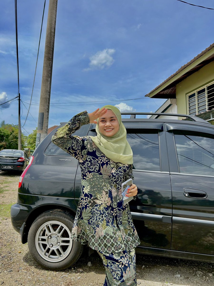 i guess it will be the first time and last time i wear batik 🤣