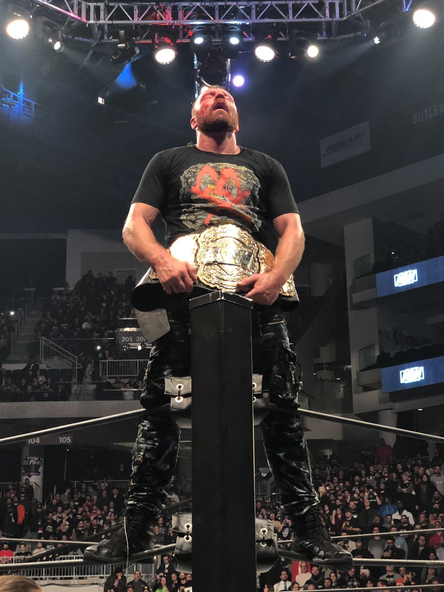 Jon Moxley just won the IWGP World Heavyweight Championship here in Chicago in the same building he won the AEW World Championship for the first time at AEW Revolution just over 4 years ago in 2020. 🔥 @JonMoxley @njpw1972 @AEW #NJRiot