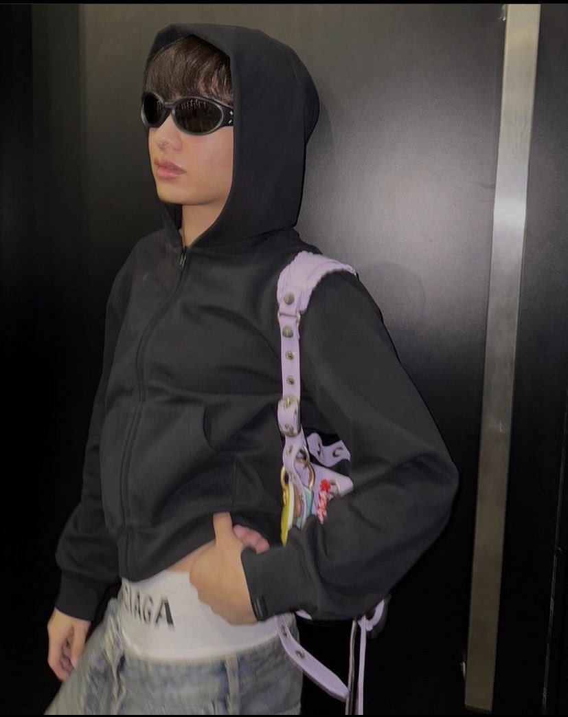 ben_sarocha's tweet photo. ‼️รบกวนรีให้ถึง 300 รี จะนำไปแลกคะแนนเพื่อมาโหวต ‼️
🗳Come and vote for our Gun Atthaphan in ""2024 The Most Popular Asian Artist""
🔗Voting link: https://t.co/1oUKC9sJAd
#HaloOcean
#กันอรรถพันธ์ #GunAtthaphan https://t.co/BFMyFYLHkk