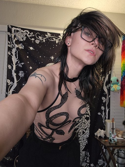 hi :3 https://t.co/SacmRTBwVv