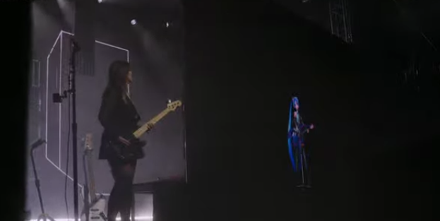 awaitingclrskis's tweet photo. for those of you wondering how miku at coachella is going i think this image summarizes it
#Mikuchella https://t.co/09MQ1xkpn1