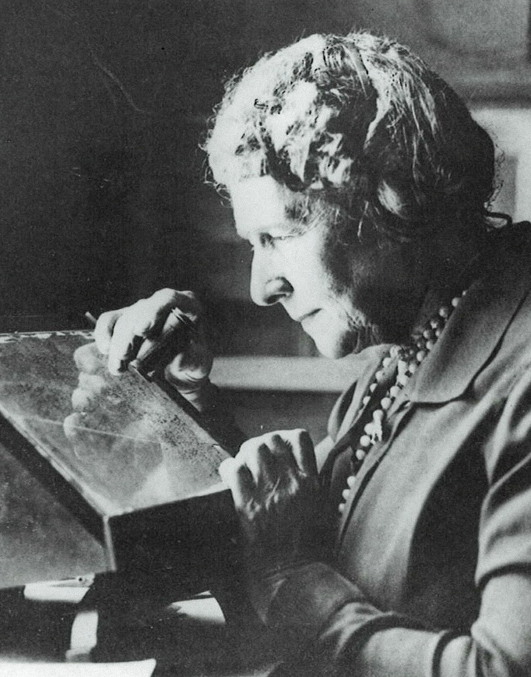 1941/4/13. Annie Jump Cannon astronomo estatubatuarra hil zen. Haren katalogazio-lana funtsezkoa izan zen egungo izarren sailkapenerako. #ZientziaEskolaEgutegia