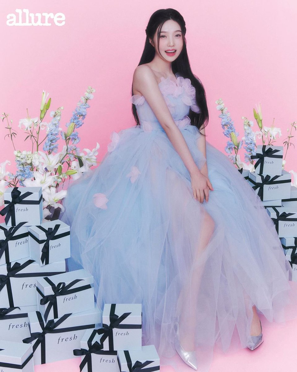 viraltakes's tweet photo. Joy of Red Velvet looks gorgeous for Allure Korea × Fresh. https://t.co/evGDVxyNri