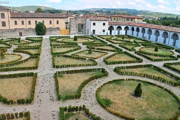 #arte #art
#photography
#photo #foto
#fotografia
#BeautyFromItaly

Città di Castello (Perugia)

Il giardino del Palazzo Vitelli alla Cannoniera (XIV°-XV° sec.)

📷 mia