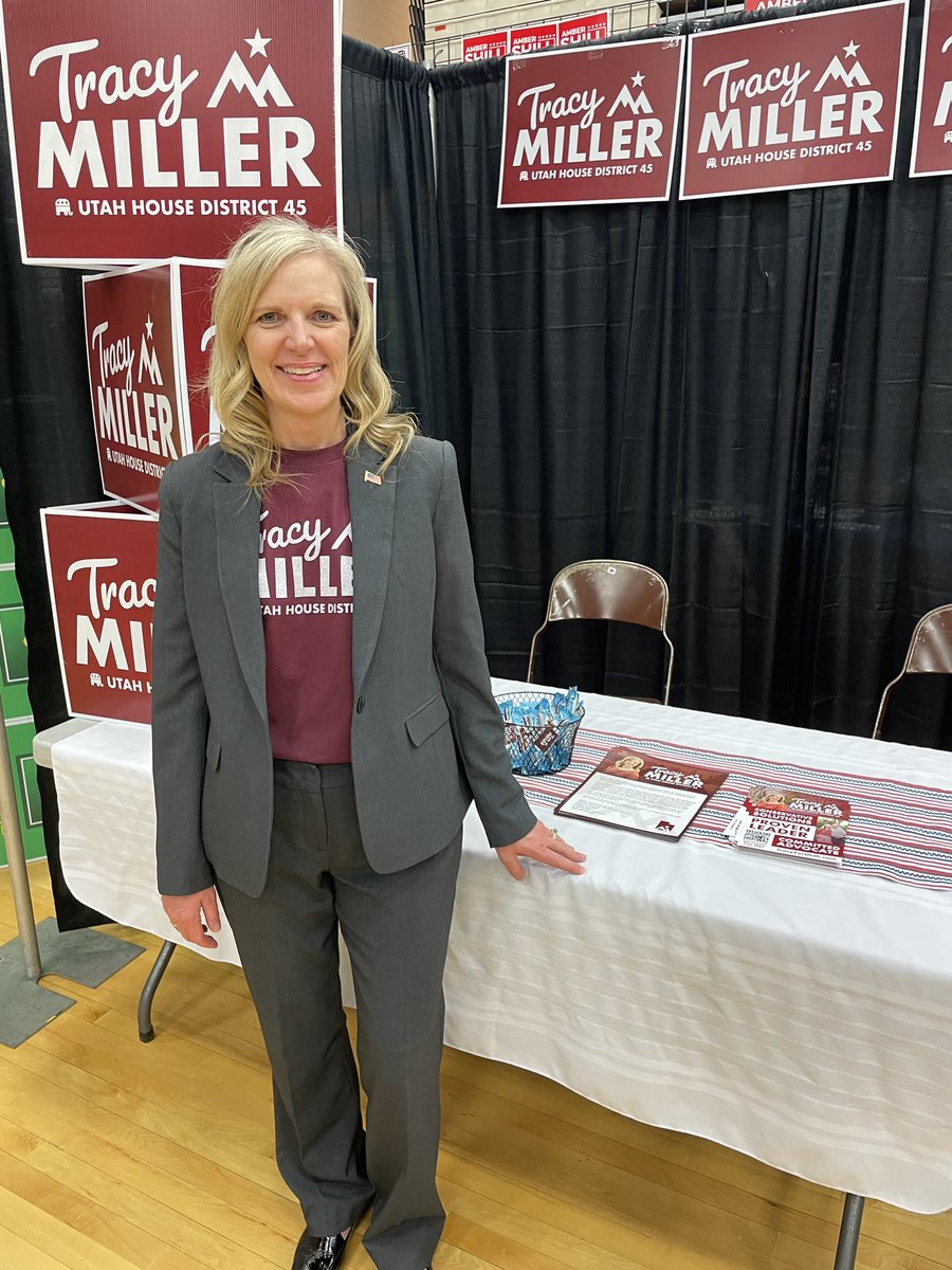 I had a great evening visiting with delegates at the pre-convention meet and greet. I’m looking forward to convention tomorrow. @SLCountyGOP