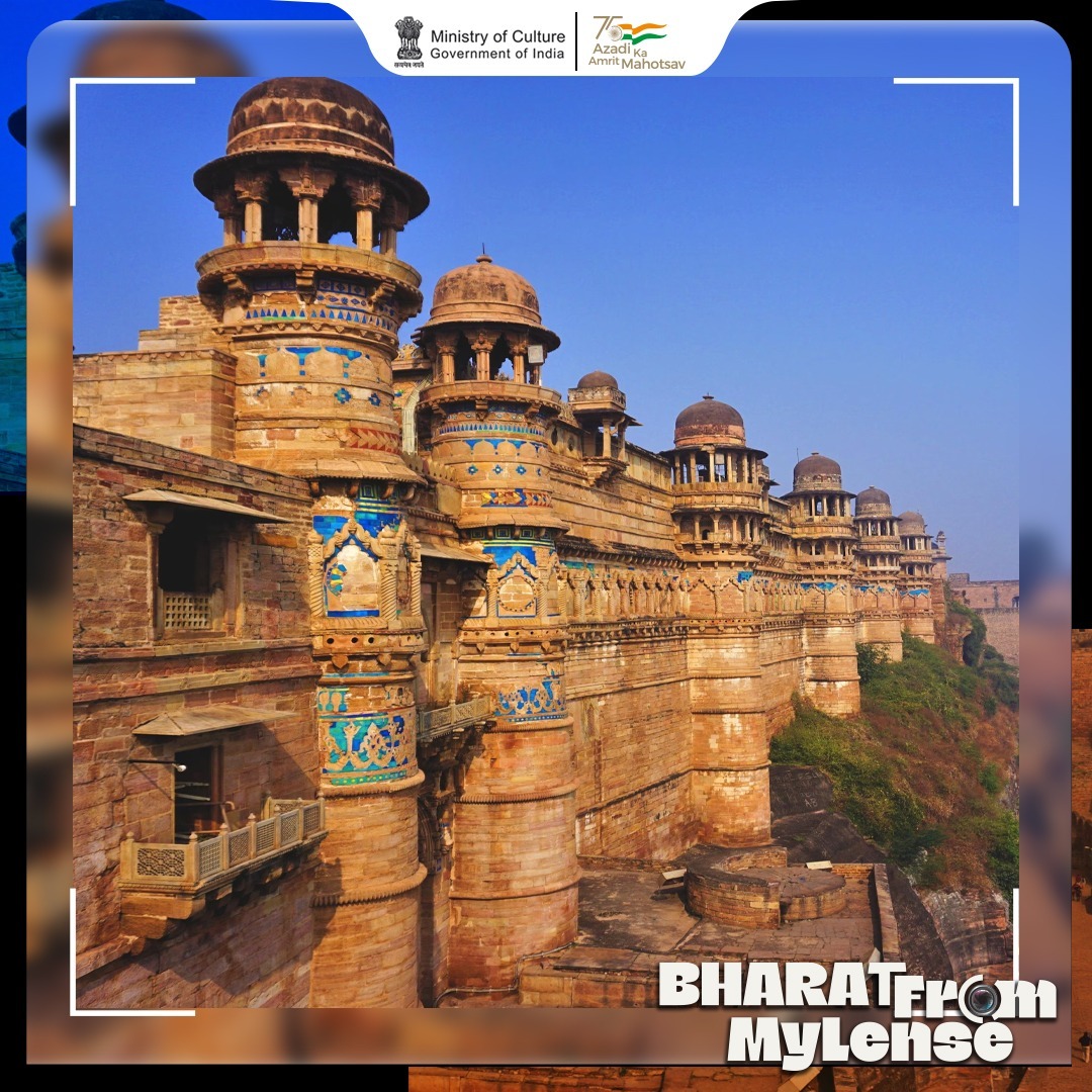 Gwalior fort - 'the pearl amongst fortresses in India'!🕌 To get featured, tag us in your pictures/videos & use #BharatFromMyLense in the caption. #IncredibleIndia #MainBharatHoon