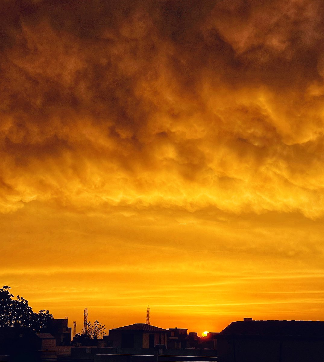 Share your captures of clouds! #StormHour