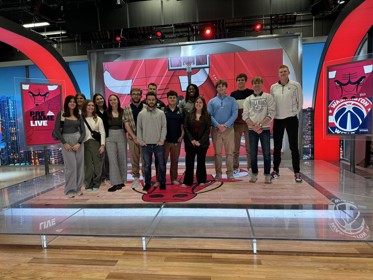 coreymcpherrin's tweet photo. Epic Chicago Media trek with @ButlerCCom students. Many thx to @fox32news 
@BigTenNetwork @barstoolsports @WGNRadio @NBCSChicago and @CHGO_WhiteSox 
Go Dawgs! @butleru https://t.co/rBVFTffa2O
