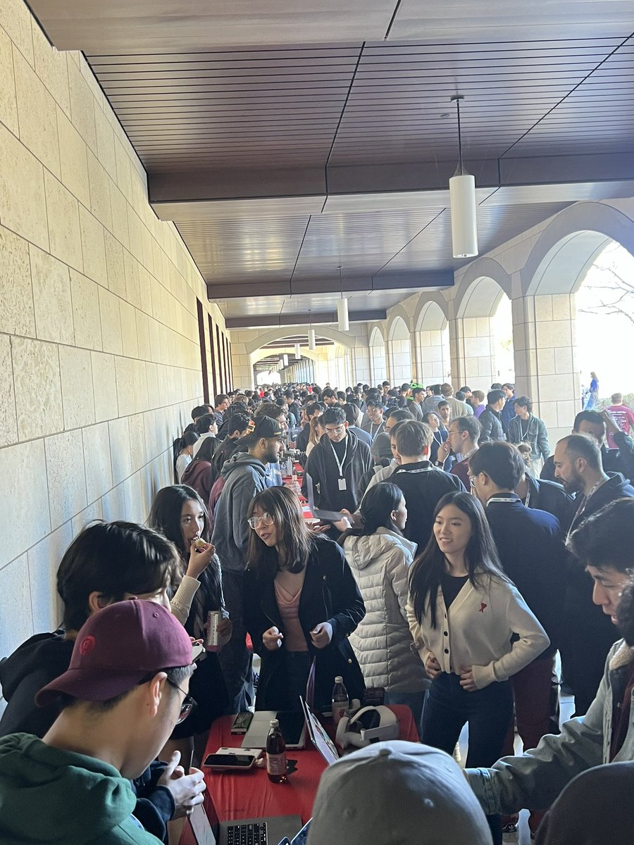 FinanceYF5's tweet photo. 斯坦福大学在2024年2月举办了一场黑客马拉松。来自世界各地的 1000 多名学生连续 36 个小时进行搭建。 奖励？奖金超过 10 万美元。 以下是@AlexReibman
在 TreeHacks ‘24 @hackwithtrees (  ) 上看到的获胜者和人群中的佼佼者： https://t.co/MMbKq1rJIq
