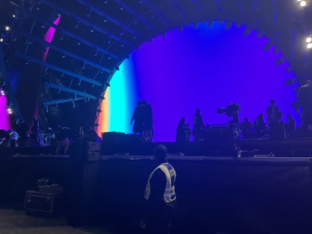 SETTING UP A LIVE BAND FOR ATEEZ??? OMG

#ATEEZatCoachella #Coachella