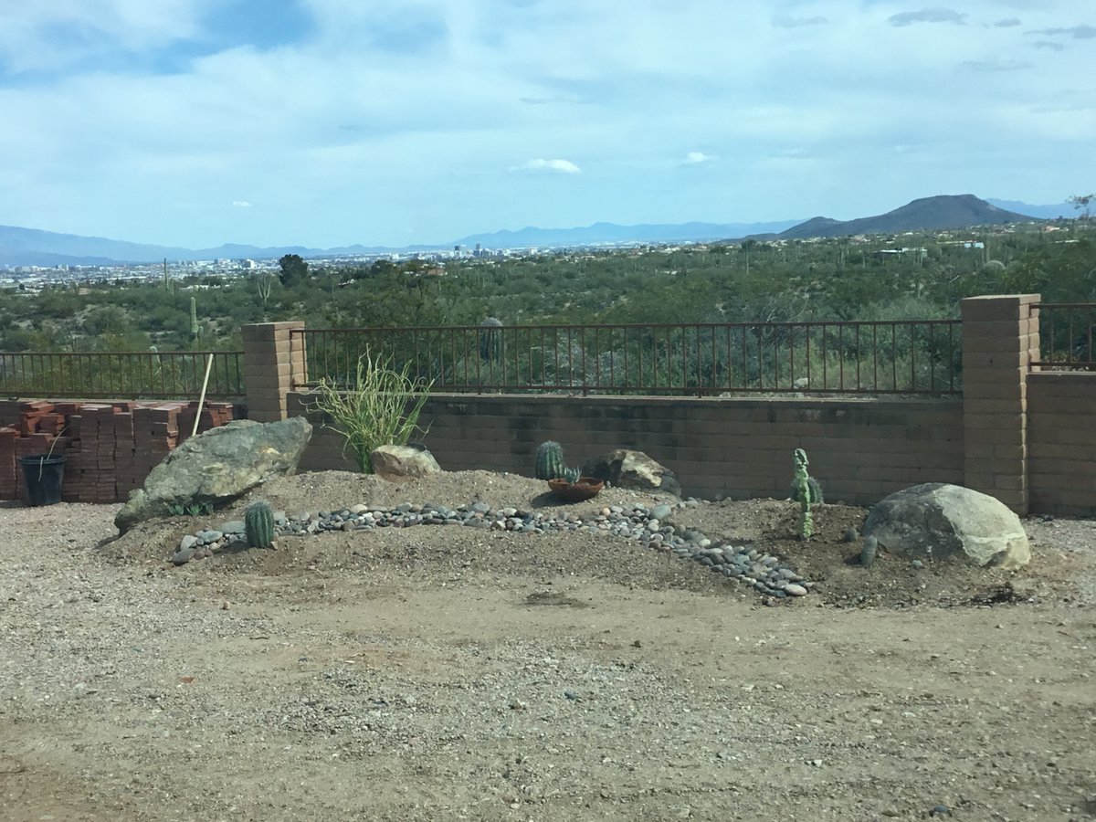 SWDesertHomes's tweet photo. Working on adding new landscaping with rolling topographic features- work in progress https://t.co/PVEENCJhJ9