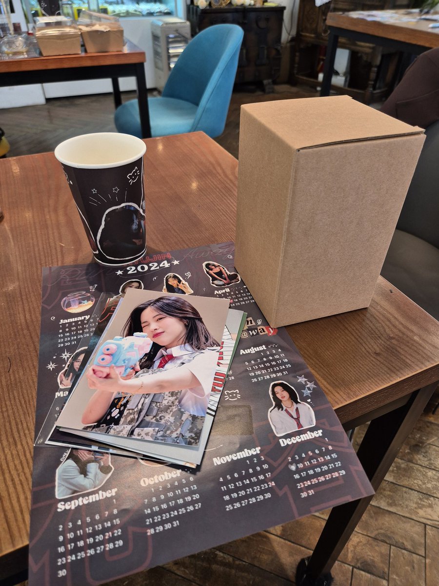 믿지들의 마음으로 이쁘게 꾸며진 카페처럼
신류진의 탄생을 축하해💕

#계속_타오를_류진이의_청춘에서
#류진이에게서_돔황챠
#24TH_BIRTHDAY_OF_RYUJIN