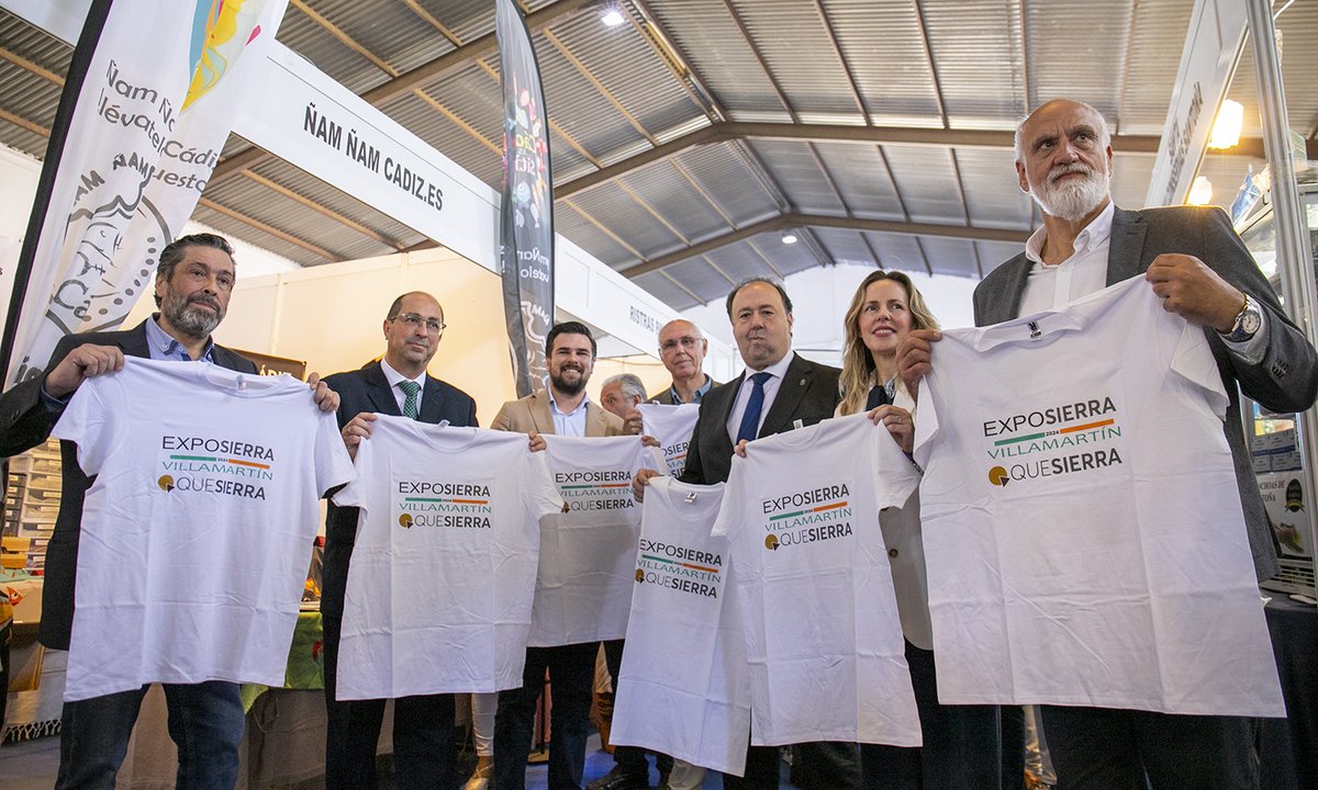 CadizJunta's tweet photo. 🧀🫒Este fin de semana se celebra #Exposierra en #Villamartín

El delegado de @AgriculturAnd @fran_morenog participa en la inauguración de esta feria agroindustrial, comercial y gastronómica, que incluye #Quesierra y el salón del vino 

📰 https://t.co/eUECjRAitI https://t.co/WzlVuVug6z