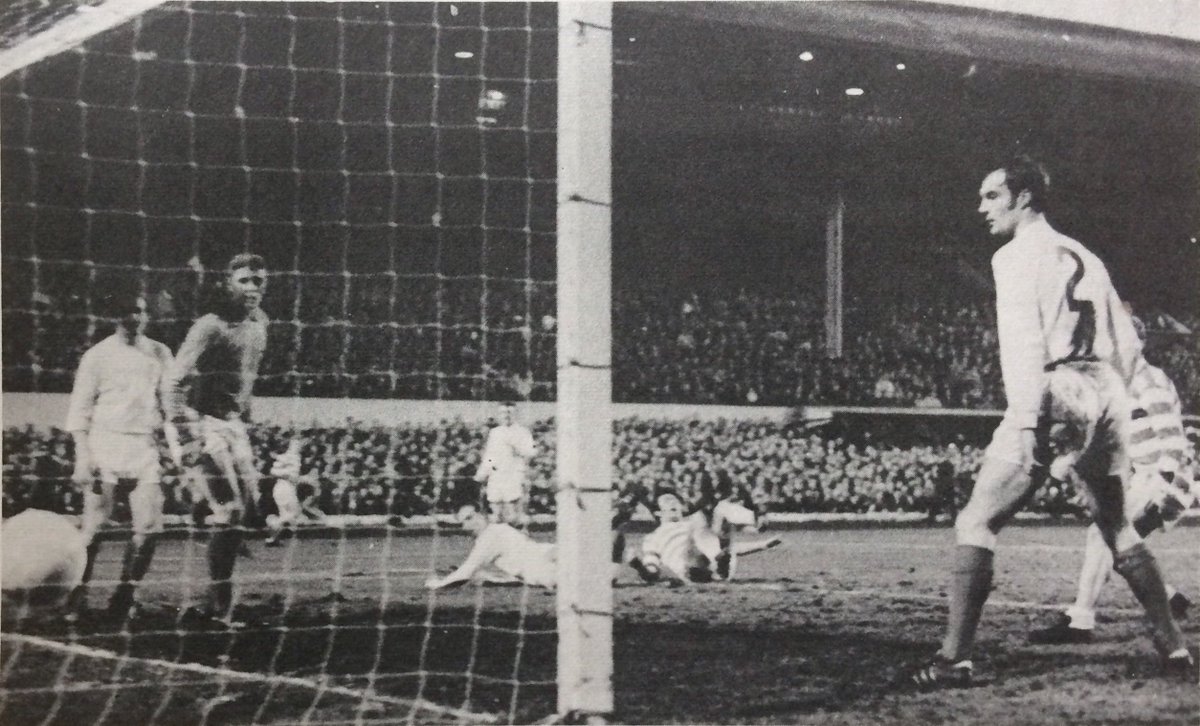 Celtic beat Leeds 2-1 #OTD in 1970 to reach the European Cup final in front of a record crowd of over 135,000 at Hampden Park (thanks to Sean @mcfcsince1894 for photo no. 3) @Celticcurio @CelticStarMag @hailhailhistory @RetroCeltic @Stephen4_2 @TheShamrock1888 @_Tweet_Celtic_