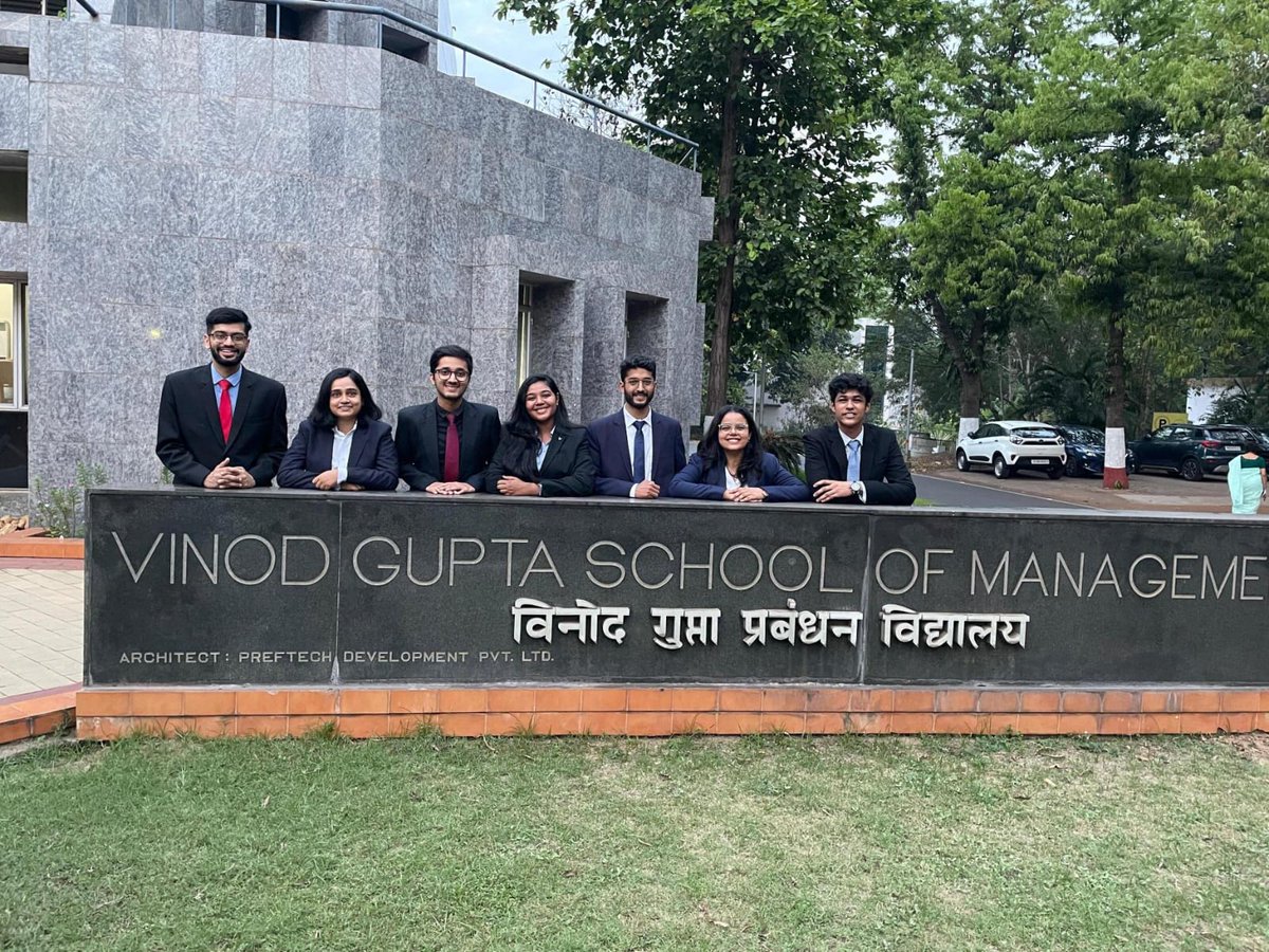 VGSOM_IIT_Kgp's tweet photo. @VGSOM_IIT_Kgp expresses heartfelt gratitude to the senior Admission Committee members for all their gracious efforts and contribution to the institute's growth.
@IITKgp
#Farewell #Batch24 #Leaders #MBA #HomeVGSoM #IITKharagpur #VGSoM https://t.co/9hmhM2IVq8