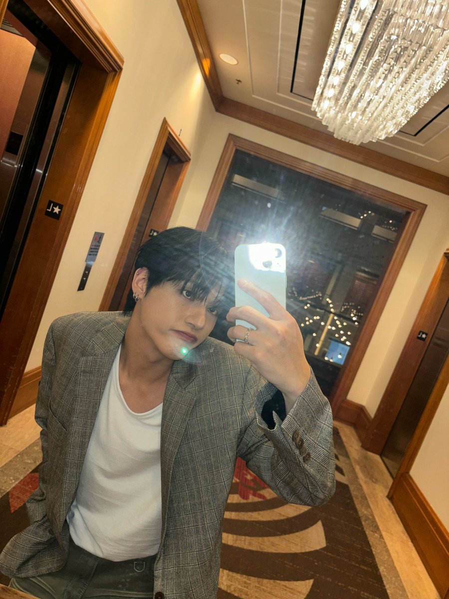 Доброе утро с коачеллой!!! Уже совсем скоро мальчики начнут выступление!!! Это так волнительно!!!

А еще и от Уёни такие крутые фоточки получили ❤️