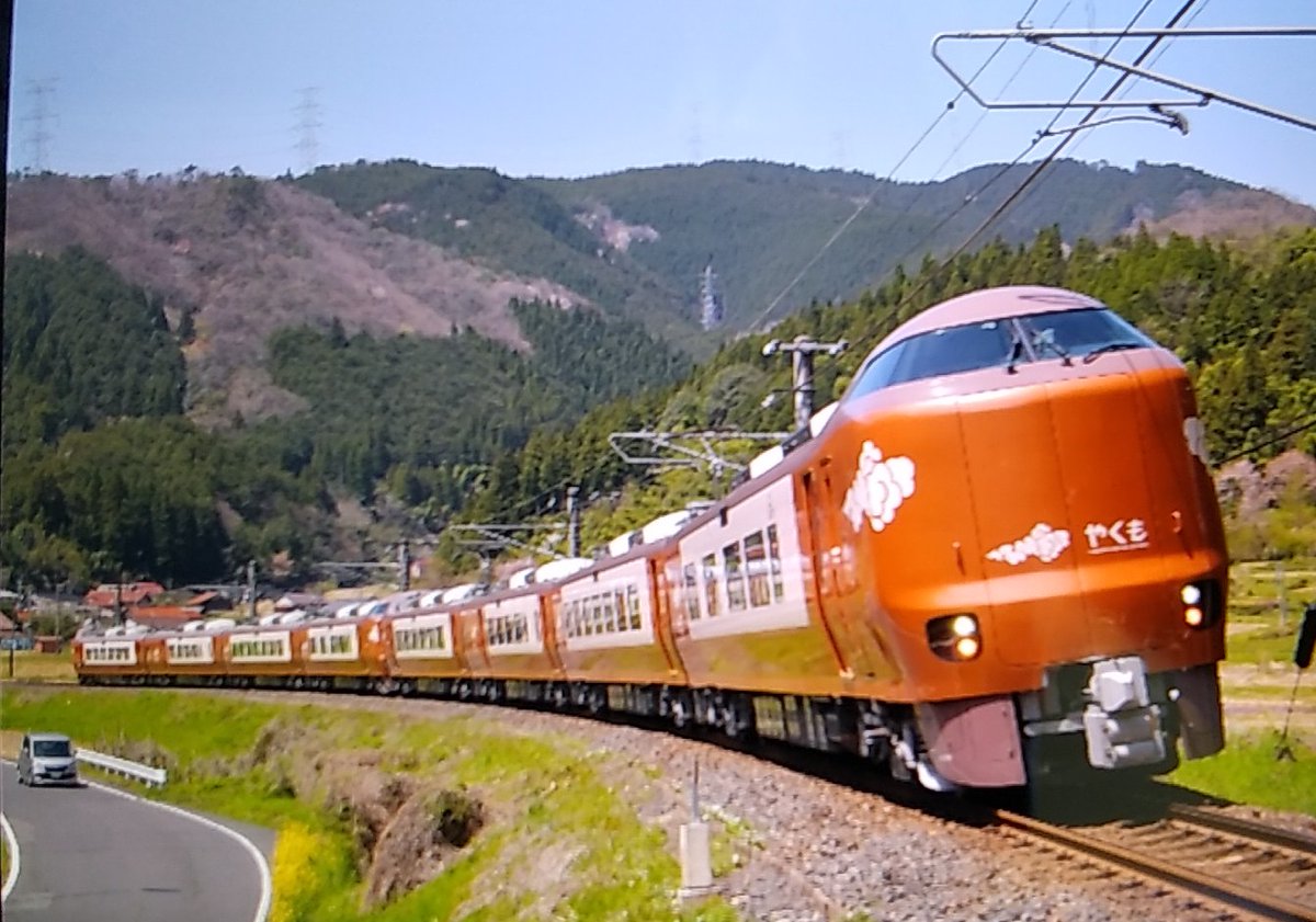 誰も居ないネウクロカーブで、新緑に映えるどんぐり7号を📷☀😄