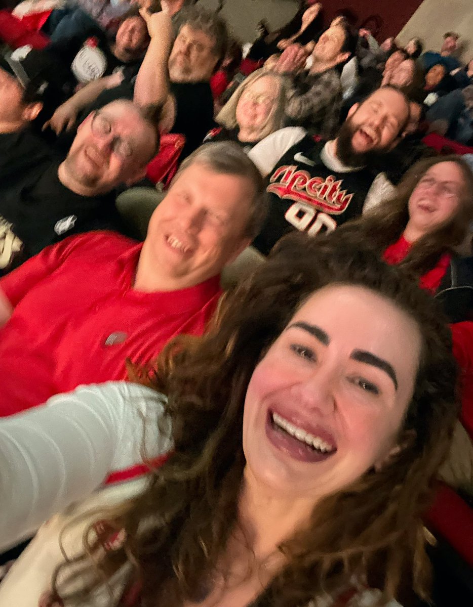 WinTheDay848's tweet photo. Thank you very very much for the good times and sharing the end of your season with me 🥰 It’s nice to meet/see  you all!!! ♥️♥️ @SheriffOfPDX @paintnpdx @trailcasters @catrenzer @77Blazers @ikesourus (so sorry if I got anyone 🙈) #RipCity #blazertwitter https://t.co/rDsuYoVeFQ