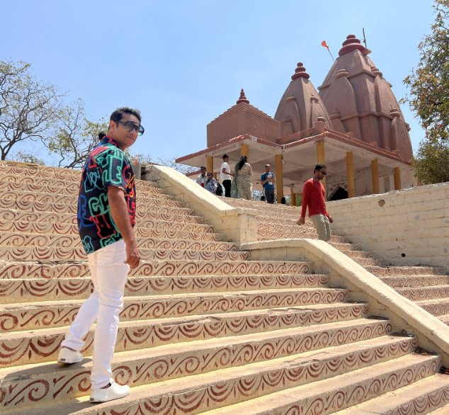 🎬✨ Exploring the magic of Mumbai's Film City! 🌟🎥 Standing in front of the iconic Temple, surrounded by the energy and dreams of countless actors before me. Grateful for this moment and the journey ahead! 🏰💫 #FilmCity #MumbaiDiaries #ActorLife #DreamChaser 🎭🌟