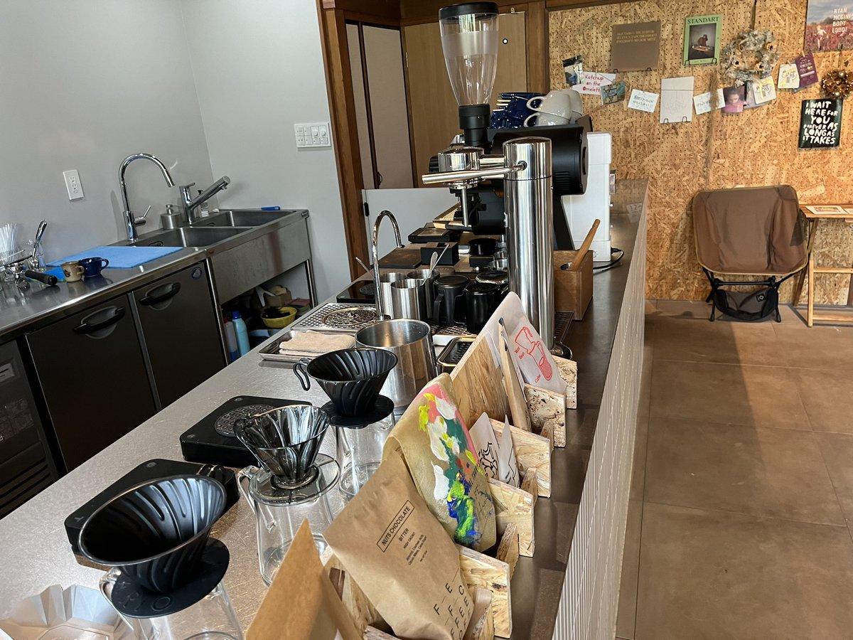 hiraryu_tw's tweet photo. ☕️旨い珈琲の店
千葉県茂原市の街中にある
老舗宿をリノベしたカフェ
丁寧なハンドドリップで
いい豆の特徴を見事に抽出😳
私はまた買ってしまうのか
#LEEFF https://t.co/2DqsoX4TVq