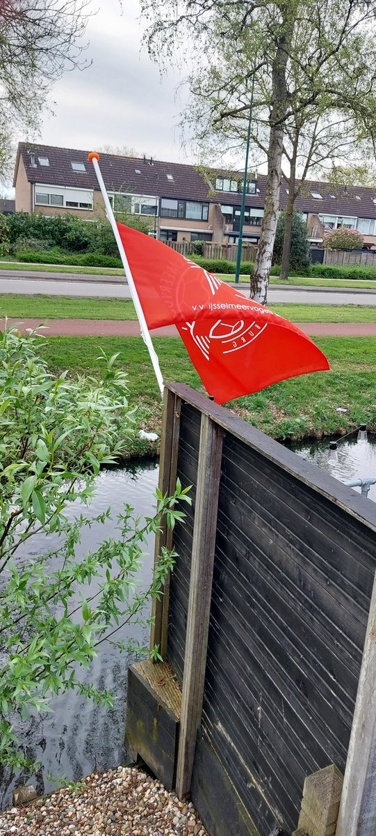 longbert's tweet image. De dag dat de vlag weer in top kan

NAS - HSC' 21
Westmaat
15.00 uur