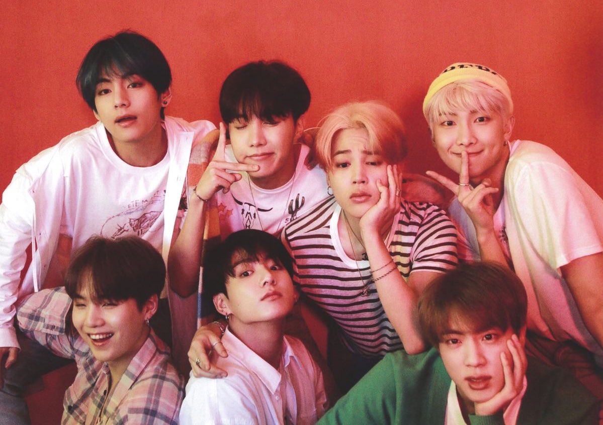 BTS for their record-breaking album, “Map of the Soul: Persona” 🩷

It debuted at No. 1 on the US Billboard 200, making BTS the 𝗙𝗜𝗥𝗦𝗧 band since the Beatles to have three number-one albums in less than a year. The album also topped the UK, Scottish, New Zealand and…