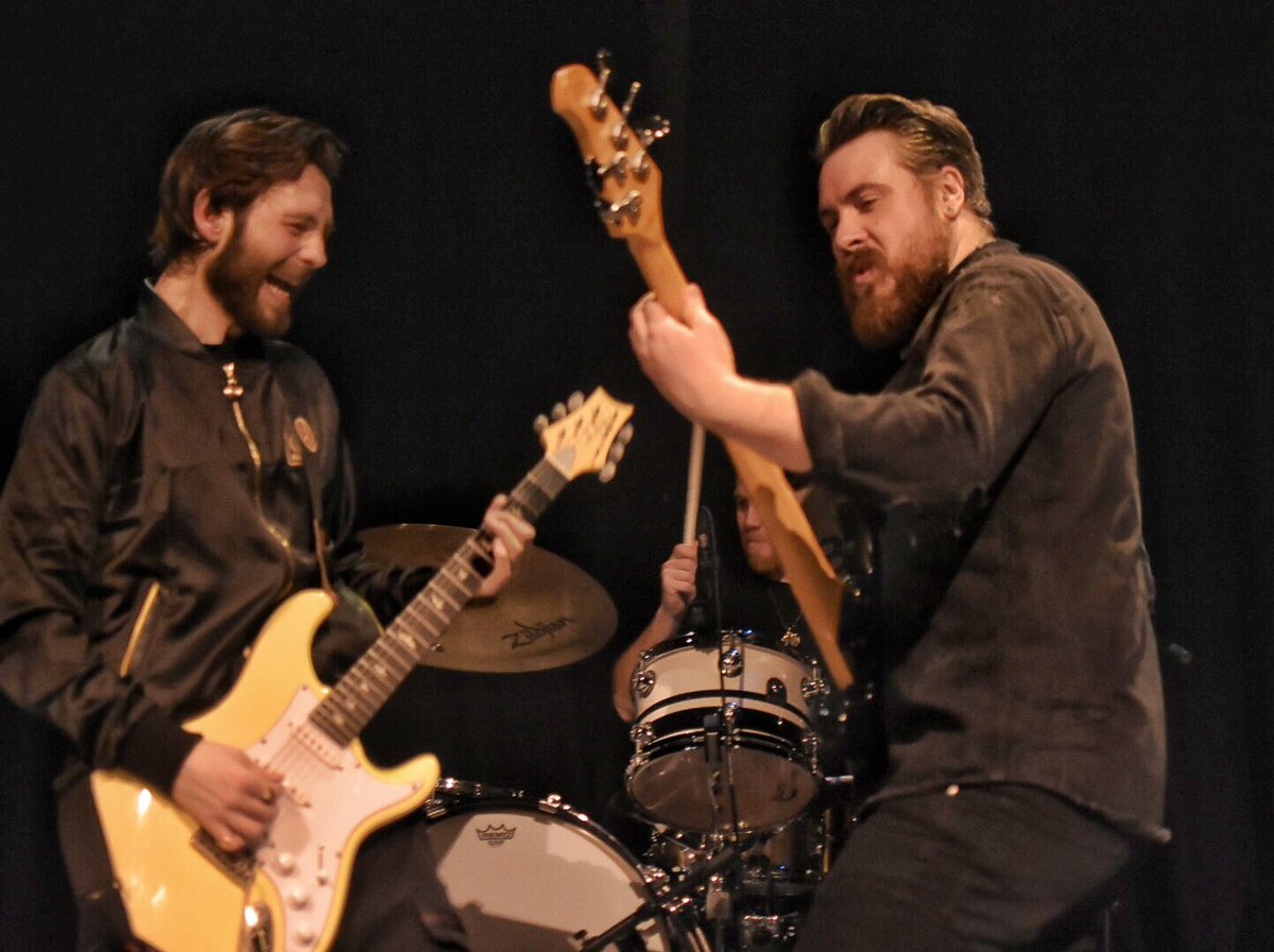 Phillip70952151's tweet photo. #laurencejones at the #Citadel theatre April 12th. #guitarist #singersongwriter #livemusic #musicvenue #keepitlive #bass #drums #rock #blues https://t.co/Sw8mq8NZi2