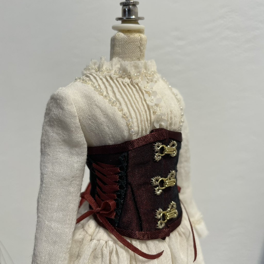 code_cronoss's tweet photo. コルセット展
開催中です〜。

#コルセット
#corset
#グループ展
#イロリムラ
#中崎町 https://t.co/OvUq5JpVah