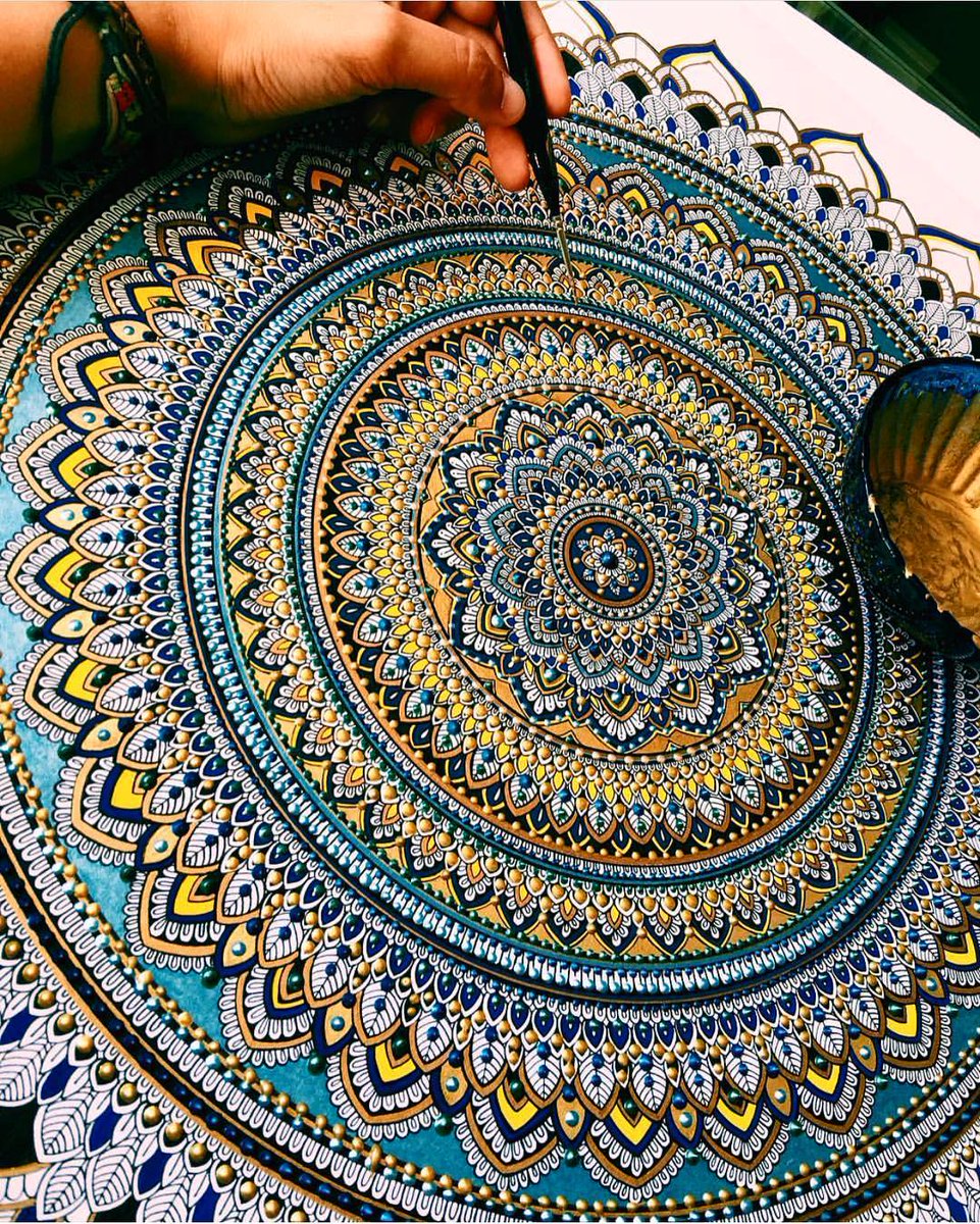 UK-based Yemini artist Asmahan A. Mosleh, known for her hugely intricate mandala artworks #WomensArt