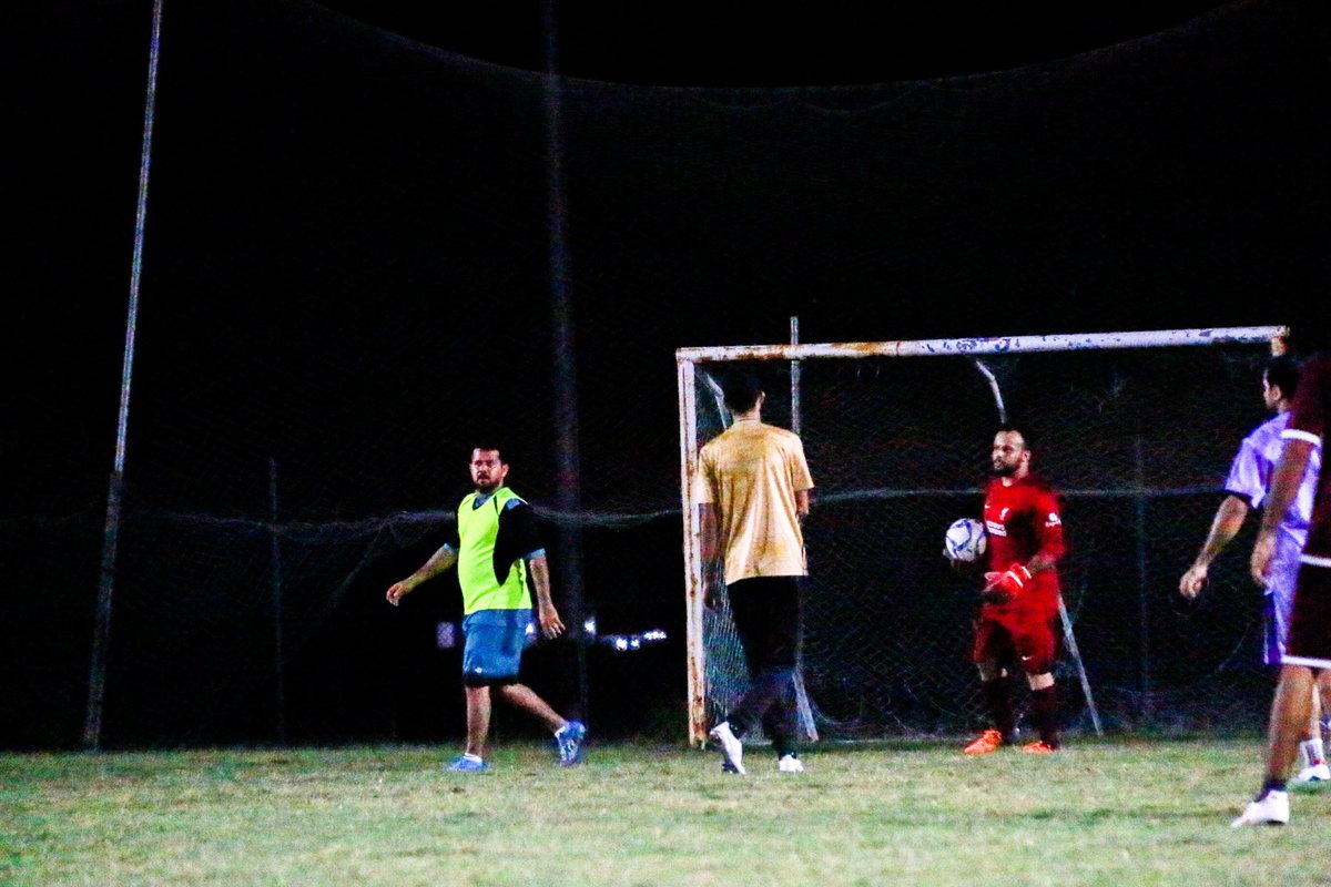 qabas1981's tweet photo. 📌
أقامت اللجنة الرياضية بفريق القبس مساء أمس الجمعة 12/4/2024 دوري كرة القدم. شارك فيه معظم أعضاء الفريق من فئة الناشئين والشباب. حيث تم تقسيمهم الى 6 فرق في مجموعتين. حصل على المركز الأول فريق (السادسة). 

#اللجنة_الإعلامية_بفريق_القبس. https://t.co/nkyg72x203