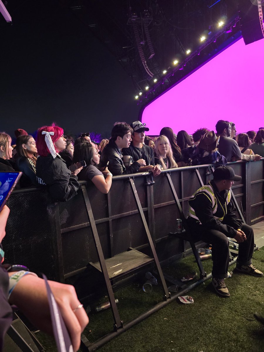 TheRoseGlobal's tweet photo. Woosung and Dojoon in the crowd for Ateez at Coachella 

cr. @/mymaplecookie
#더로즈 #TheRose https://t.co/2WNOYcPvb9