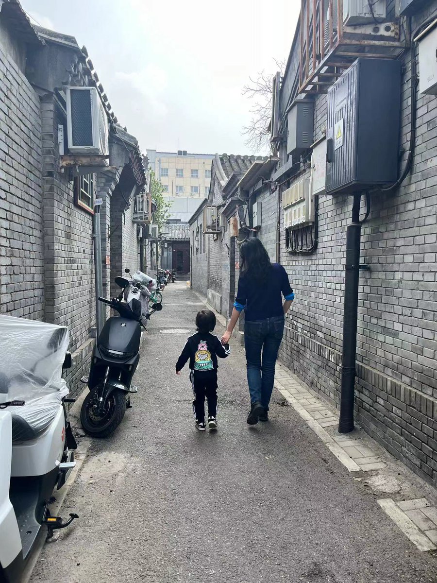 sidhardy's tweet photo. A nice walk in the old Hutongs of Beijing. https://t.co/PbevNf5icU