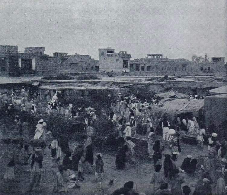 Market day at Bannu, circa 1915. Bannu also called Bana and Bani is a city located on the Kurram River in southern Khyber Pakhtunkhwa, now in Pakistan. #History  #Bannu #KPK  #MarketDay