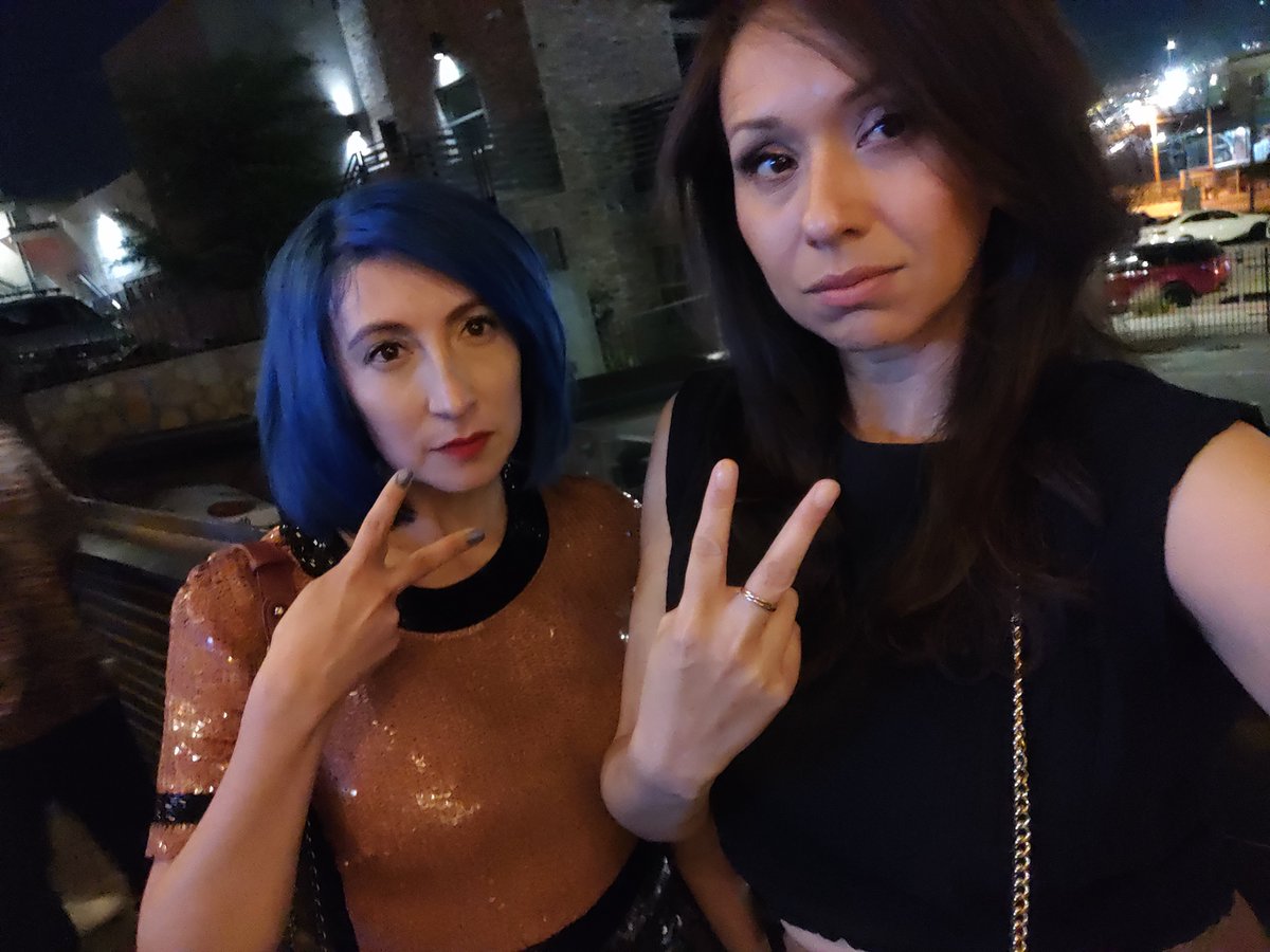 LifeOfAdri's tweet photo. @iliza -- it's my #countdown to #40. We walked so they could RUN !!! 🔥 https://t.co/wr9X5TSZuT