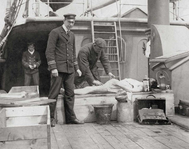 On the morning of 21st April 1912, Mackay-Bennett began recovering the bodies of the #Titanic's victims. That day, 51 bodies were recovered. Some were brought back to Halifax and others were buried at sea.
#RMSTitanic #Titanic112 #Titanic2024 #TitanicTimeline