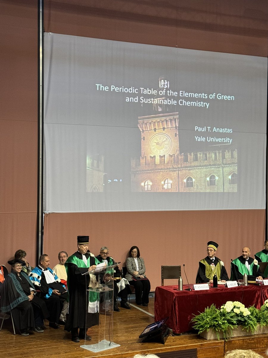 Great afternoon at @Unibo for the conferring of the Laurea ad Honorem to Paul Anastas! #GreenChemistry #Sustainability and thanks to @TolomelliCabri for the invitation!