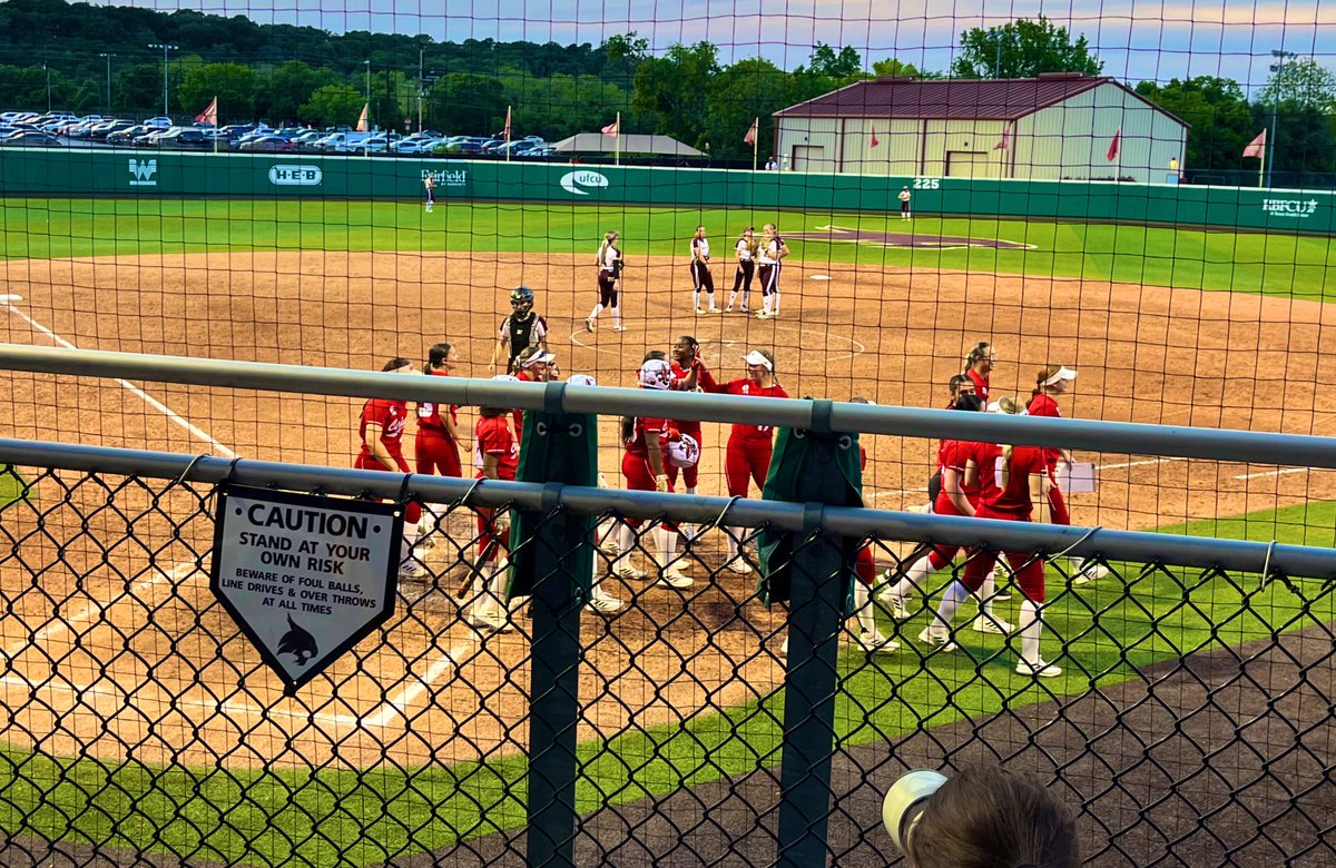 𝙺𝚎𝚕𝚕𝚢 𝙳𝚊𝚖𝚙𝚑𝚘𝚞𝚜𝚜𝚎 tweet media