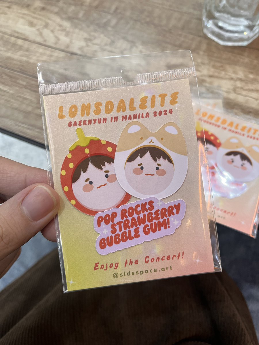 freebies na papamigay ko!! #LonsdaleiteinManila